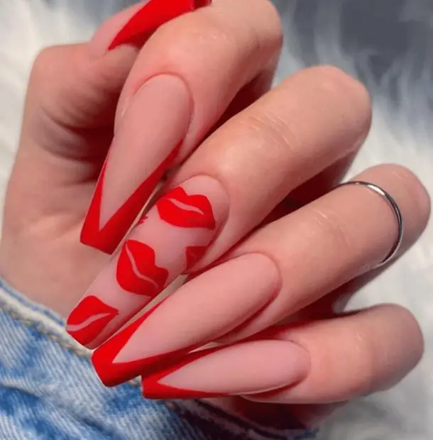 30 Adorable Valentine’s Day Nails That You Will Love