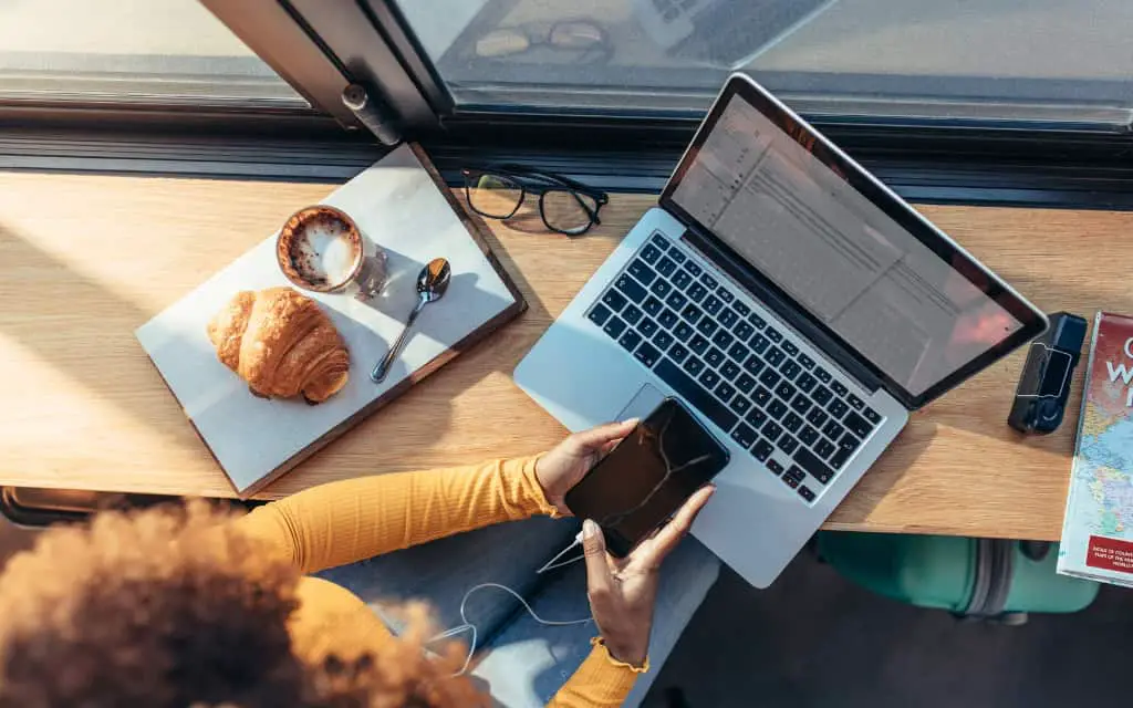 How to Start a Blog and Make Money (Beginner's Guide)