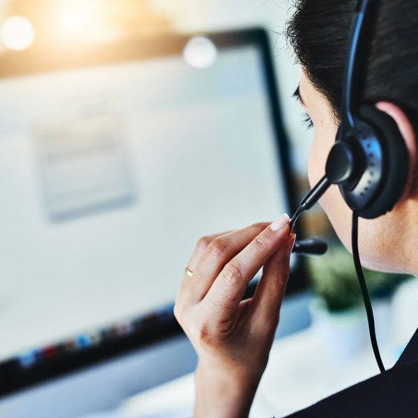 My Customer Service Specialist Experience: Lessons From a Short Call Center Career